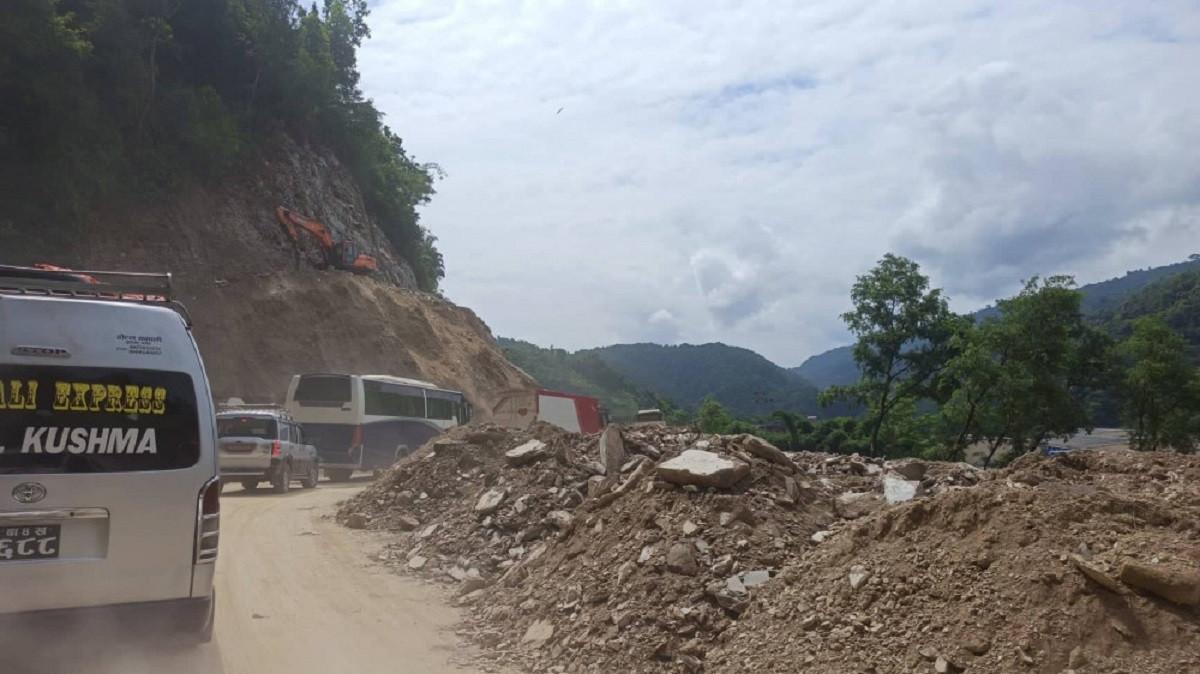 पृथ्वीराजमार्ग एकतर्फी खुल्यो